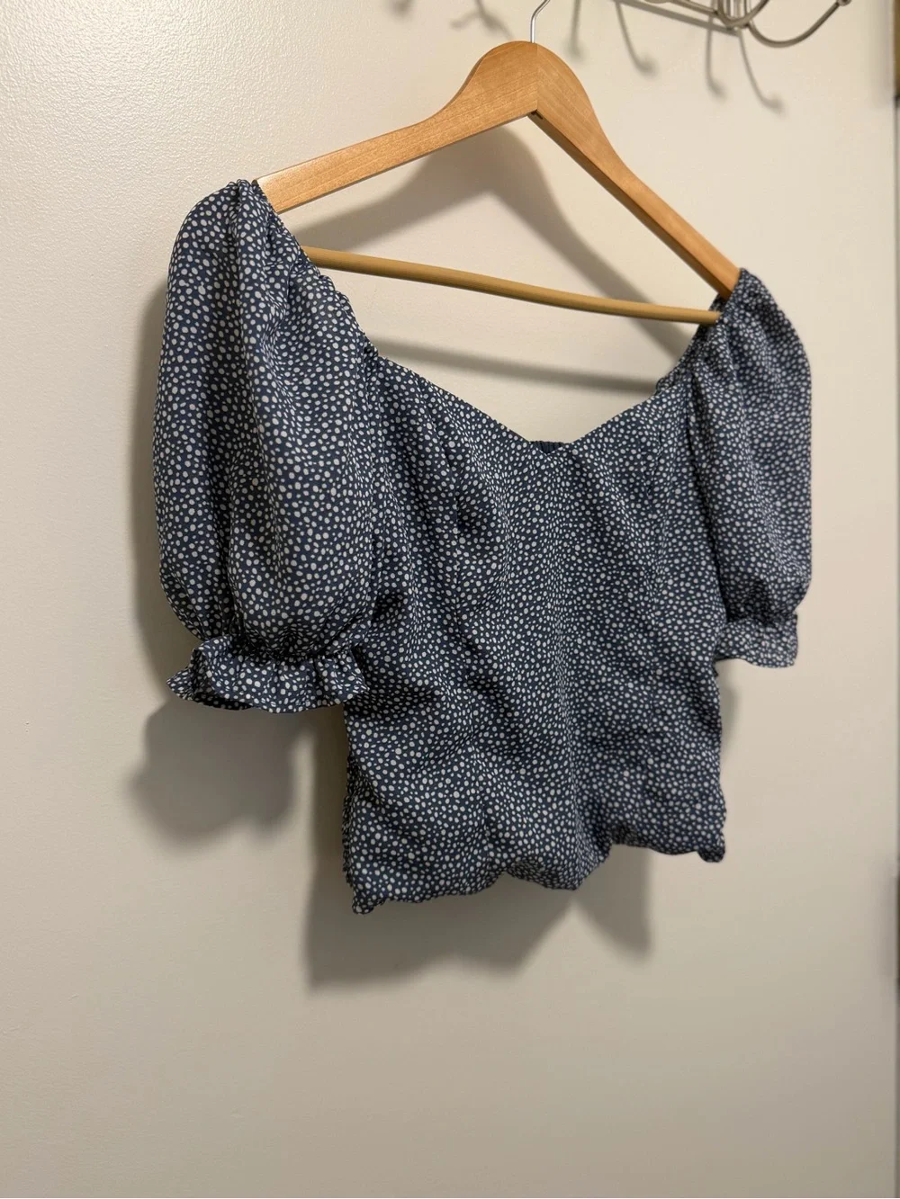Abercrombie & Fitch Puff-Sleeve Smocked Crop Top Blouse size XS blue